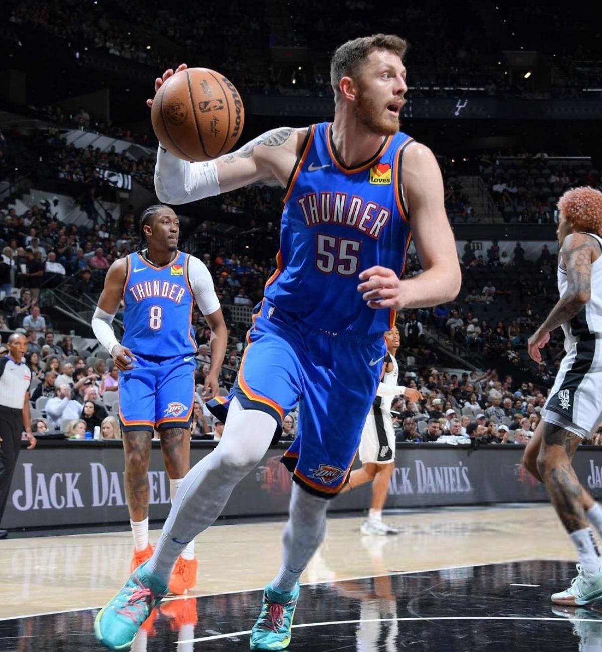 俄克拉荷马雷霆训练开放日；集结日临场应变引欢呼；西甲在即；阵容厚度经受考验的简单介绍