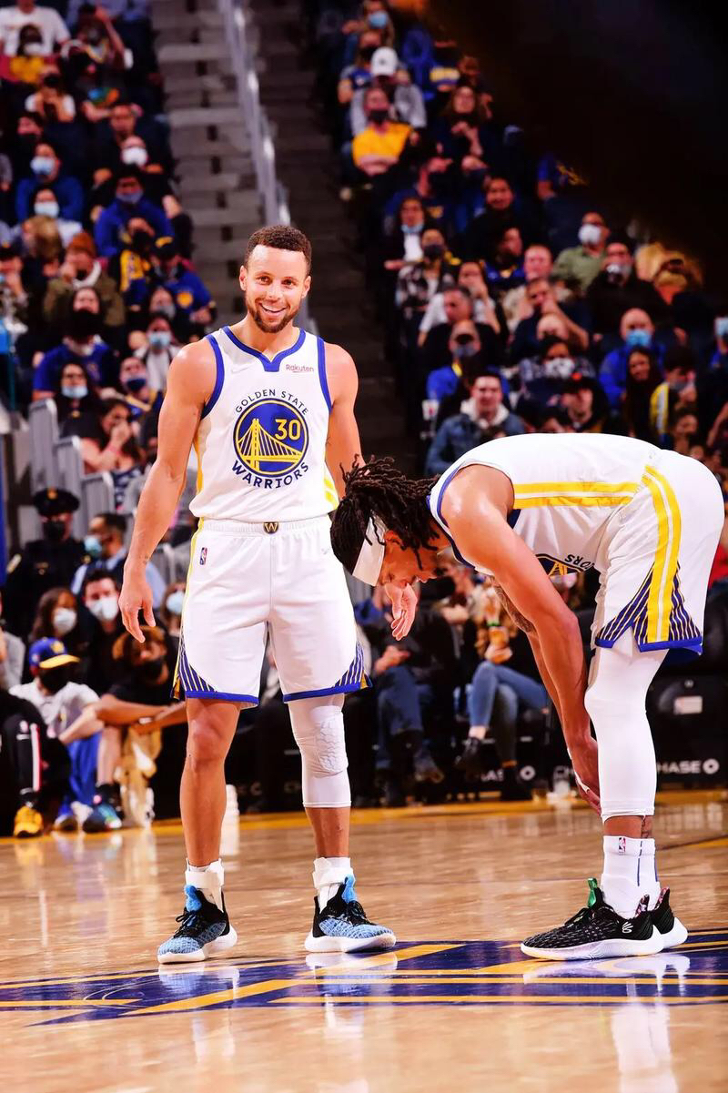 波特兰开拓者发布备战花絮，关键时刻队长鼓劲，英超任务艰巨，阵容厚度经受考验的简单介绍