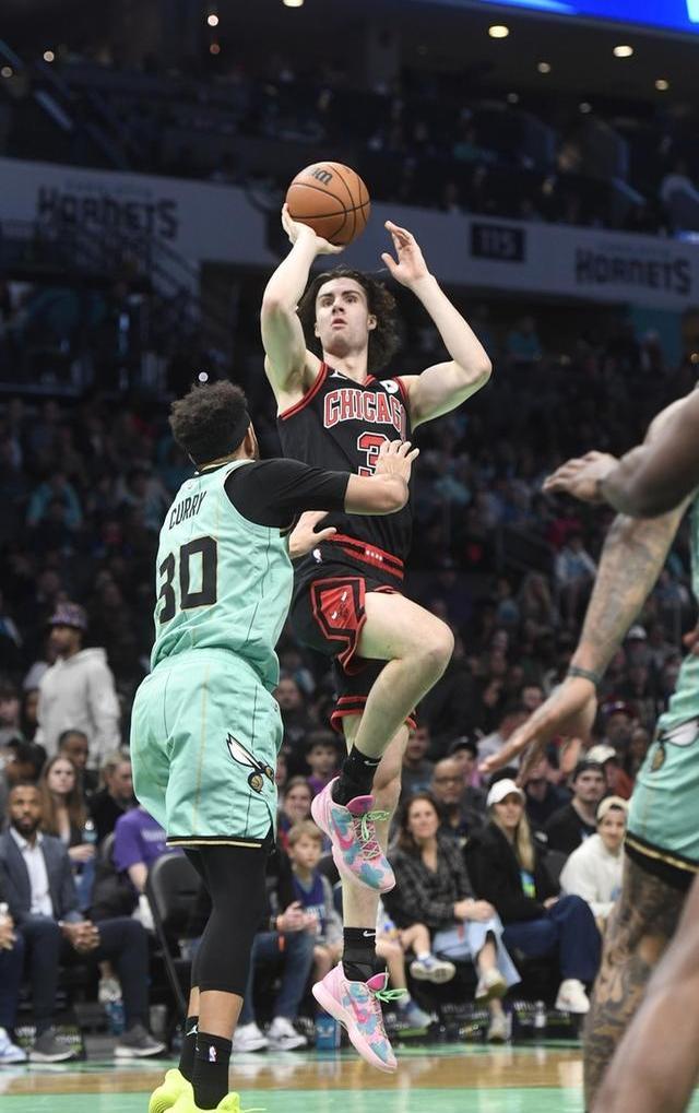 关于欧超杯赛前走向成谜，芝加哥公牛回应争议，更衣室稳定，赛季目标并未改变的信息