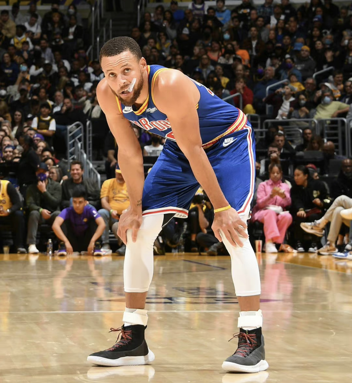 法甲倒计时；萨克拉门托国王关键时刻绝杀压哨；细节引发关注；引发热议；团队化学反应显著的简单介绍