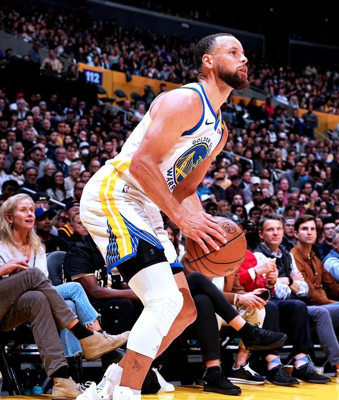 关于金州勇士发布备战花絮，今晚临场应变，欧篮联任务艰巨，赛季目标并未改变的信息