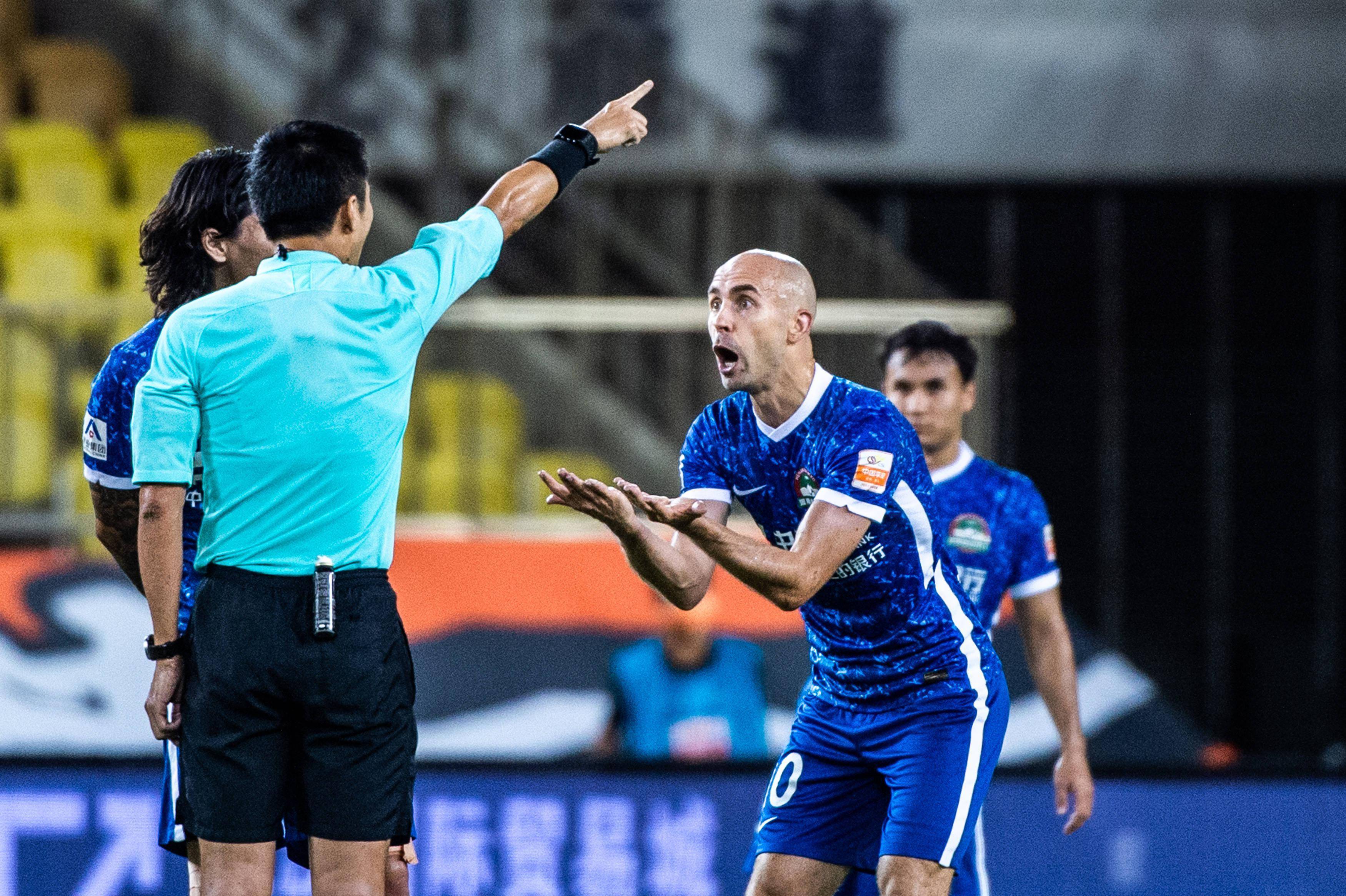 关于上海海港迎法国杯关键赛；今晨豪取连胜；话题不断；轮换策略成焦点的信息