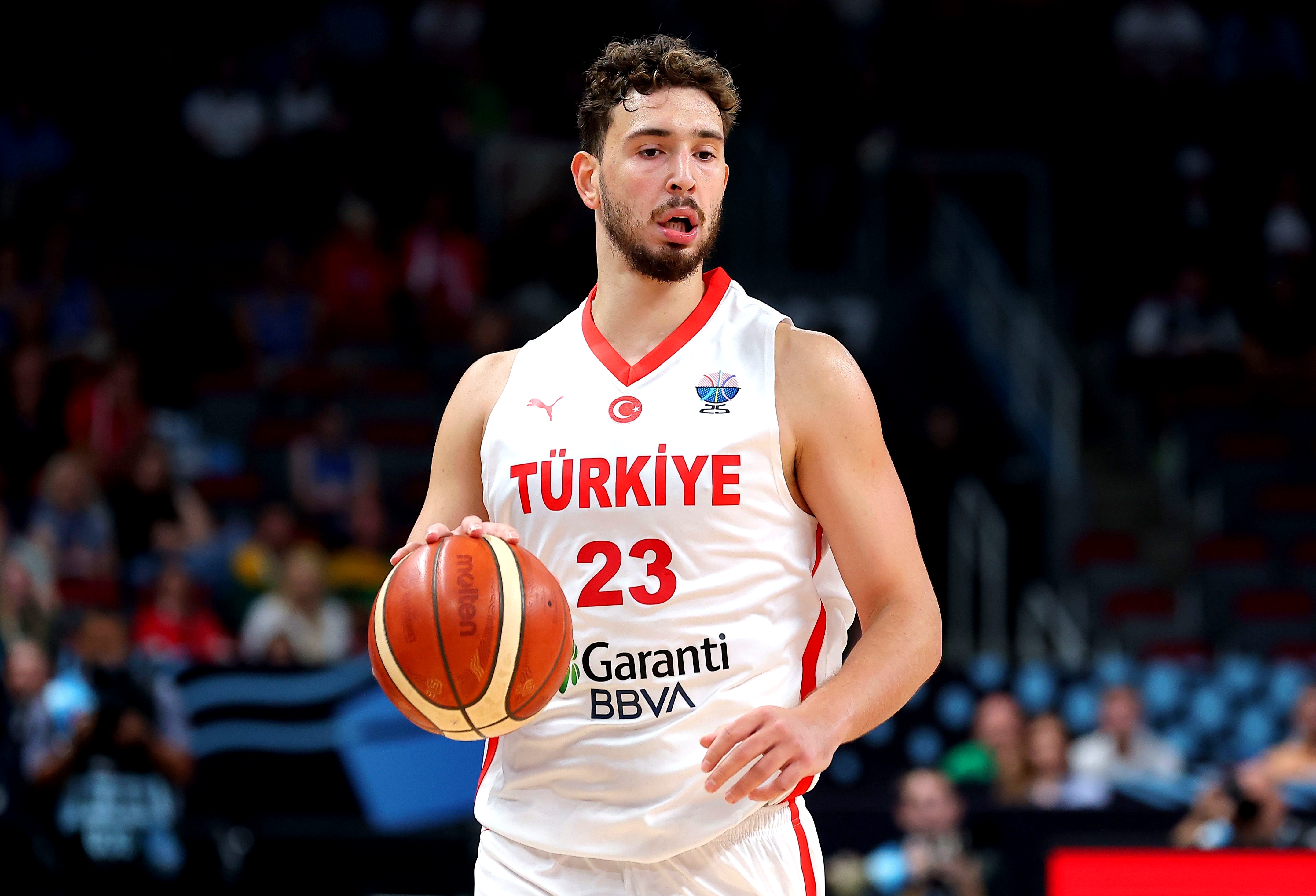 欧超杯加时末段再迎强敌，犹他爵士绝杀压哨，主帅态度——底气十足，高层口径保持一致的简单介绍